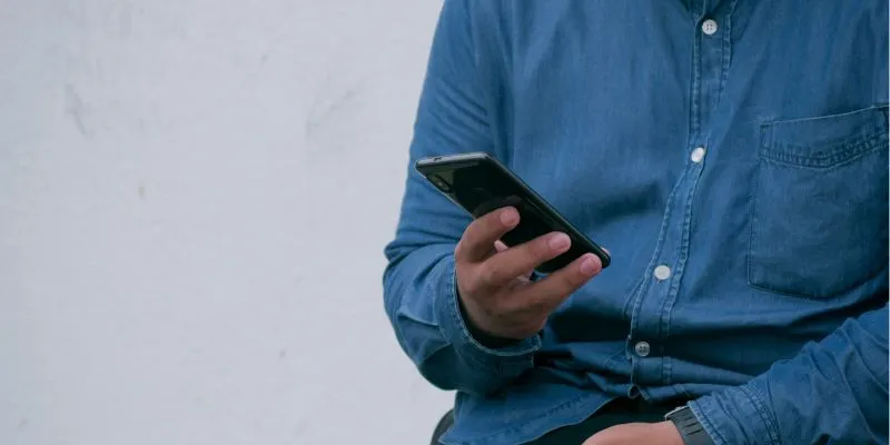How do you qualify for a free government cell phone