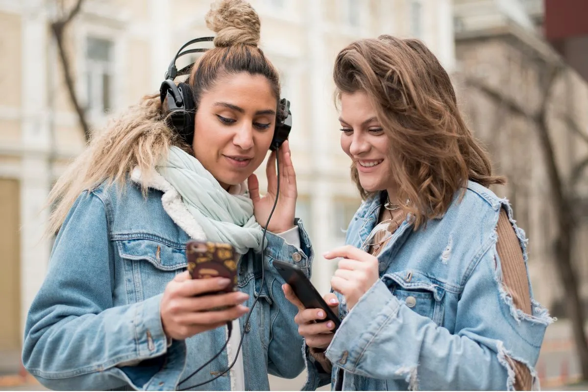 How Do You Qualify for a Free Government Cell Phone?