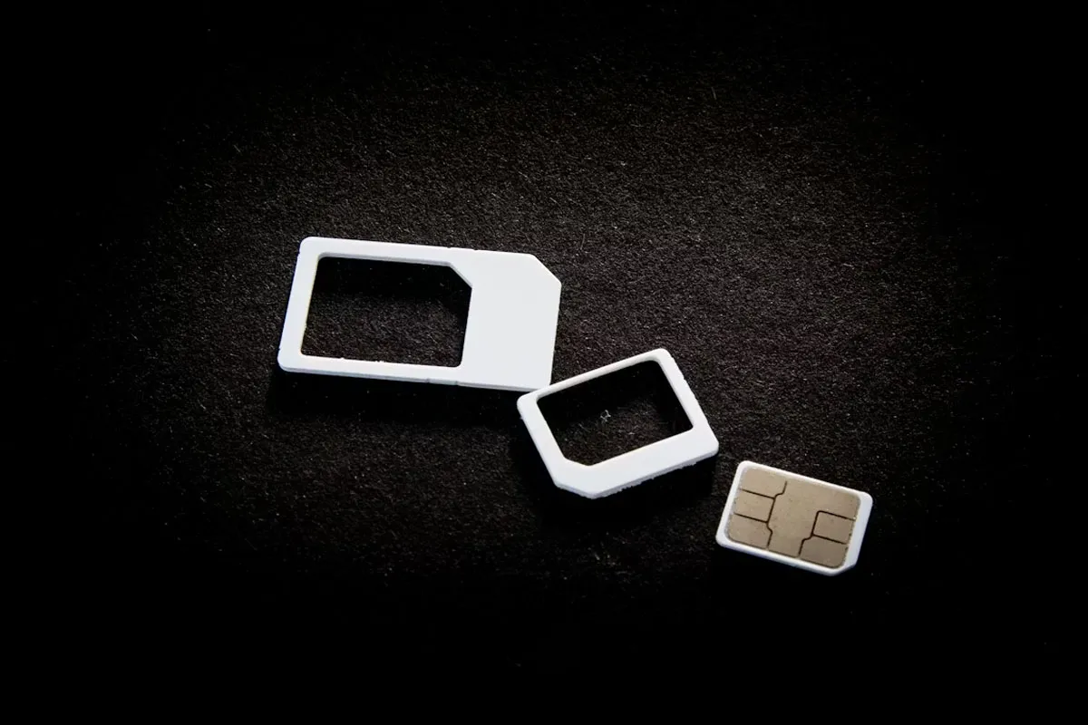 How Does a SIM Card Work for International Travel?