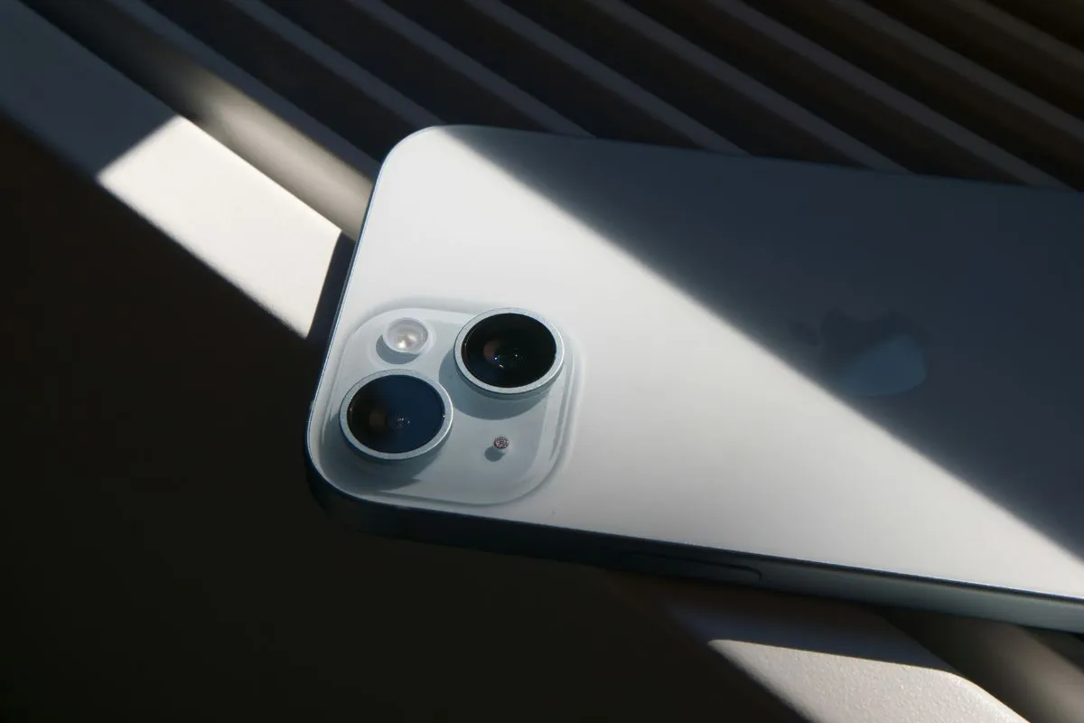 How Many eSIMs Can iPhone 15 Have? Setup And Helpful Tips