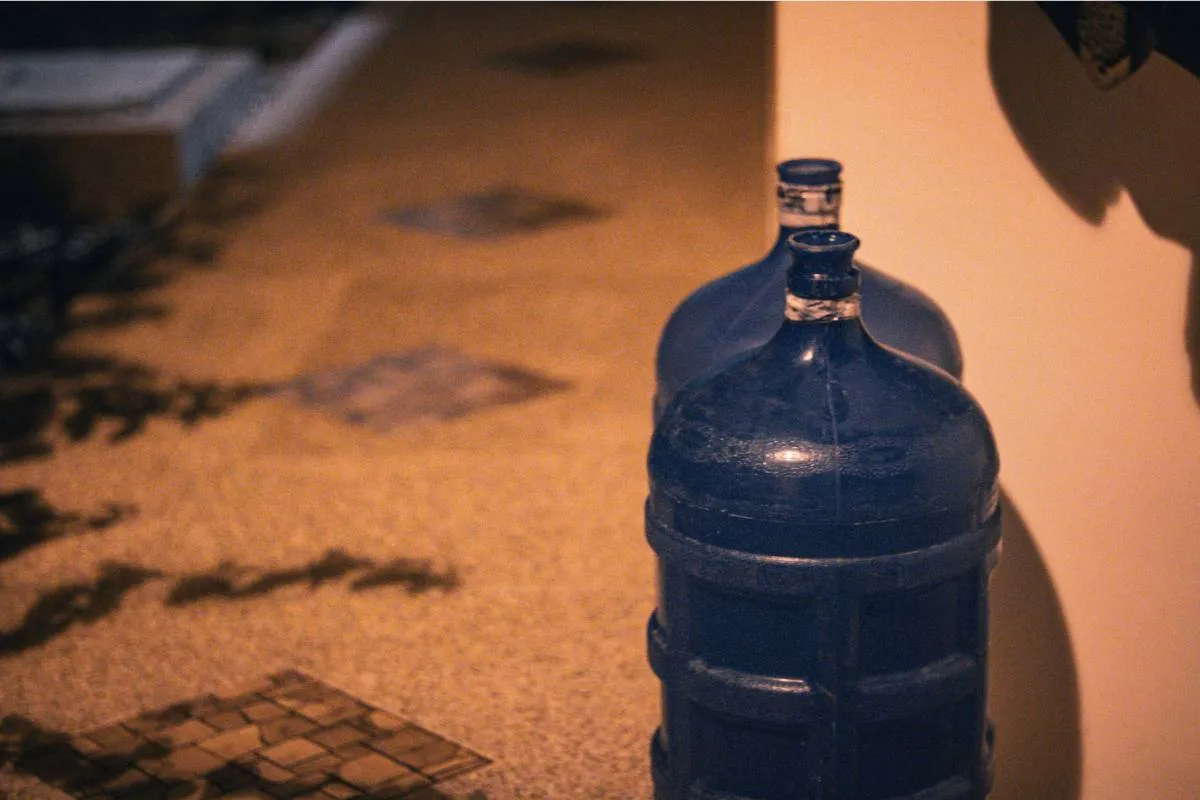 How Many Liters in a Half Gallon? Gallon-to-Liter Guide for 2026