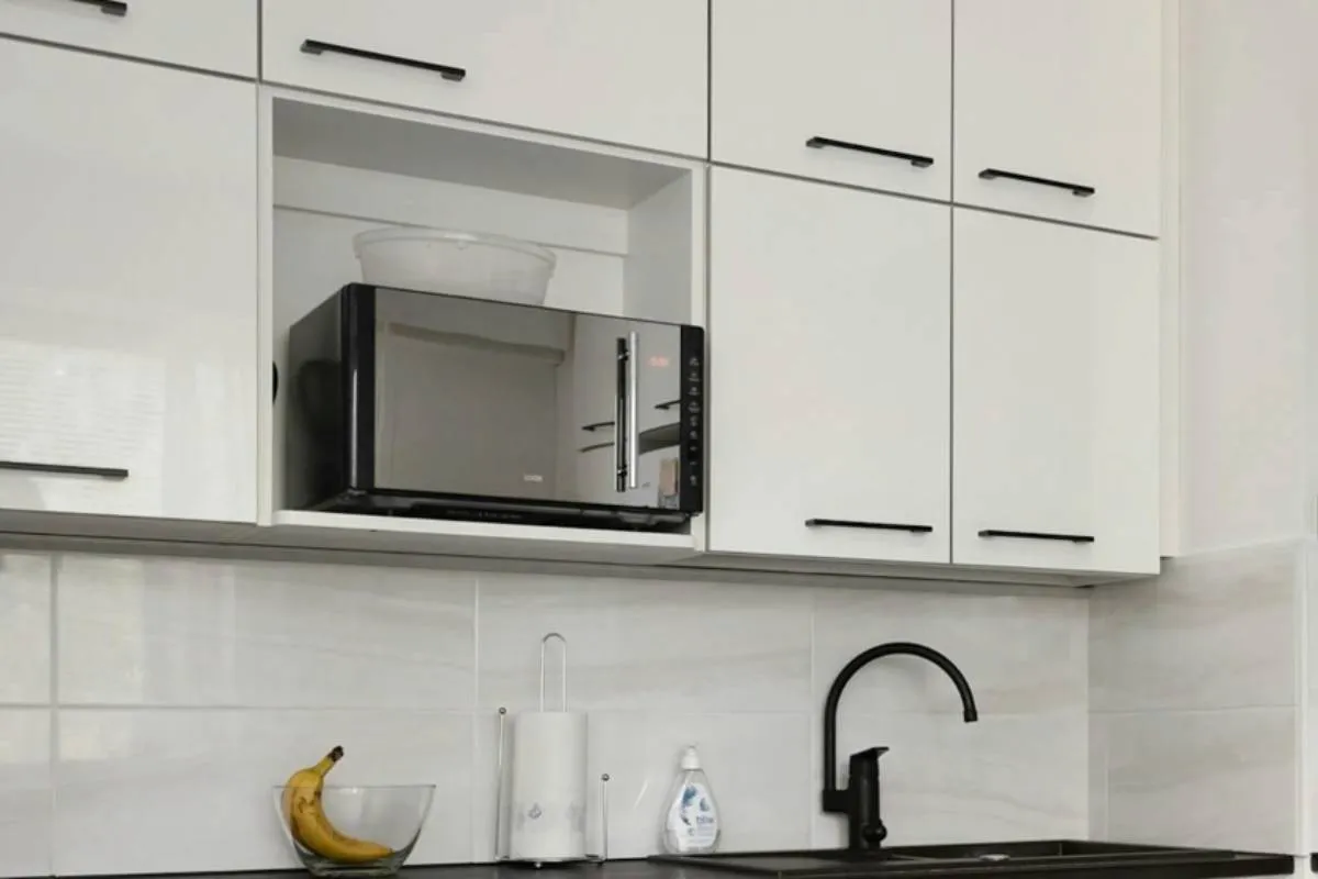 How to Clean a Microwave: Quick and Easy Methods That Work 2026