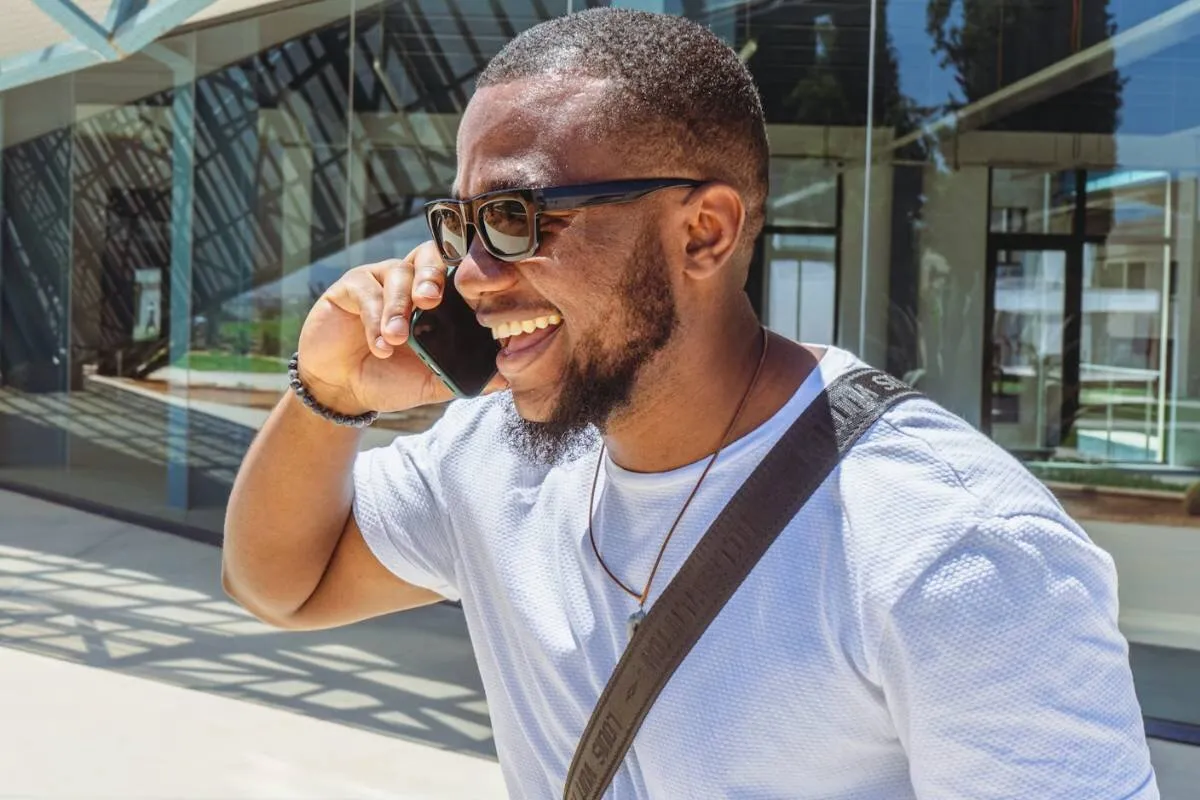 How to Do a 3 Way Call on iPhone in Seconds (Simple Step-by-Step Guide)