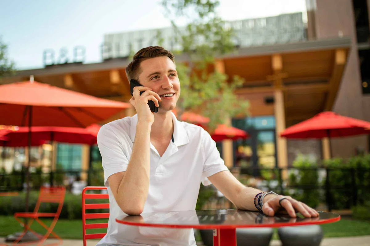 How to Get a Free Government Phone in The USA (2025 Guide)
