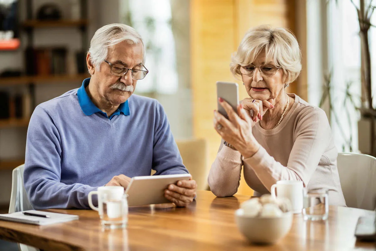 How to Get a Free Phone for Seniors in 5 Simple Steps [Latest Guide]