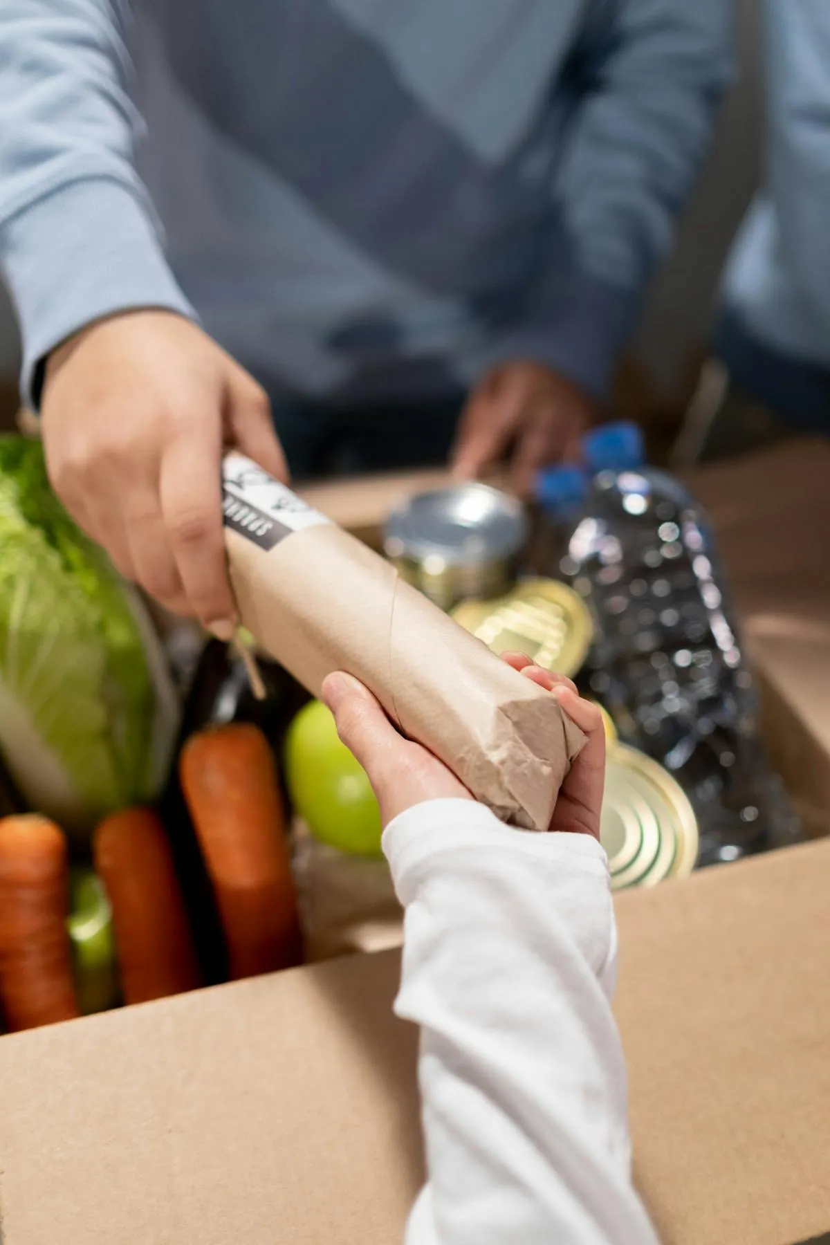 How to Get Free Food with No Money (11+ Best Ways)