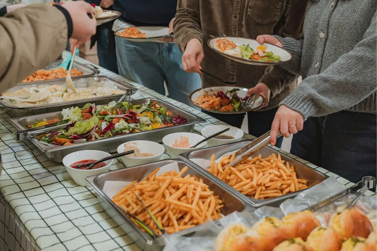 How to Get Mom’s Meals for Free: Assistance Programs Guide