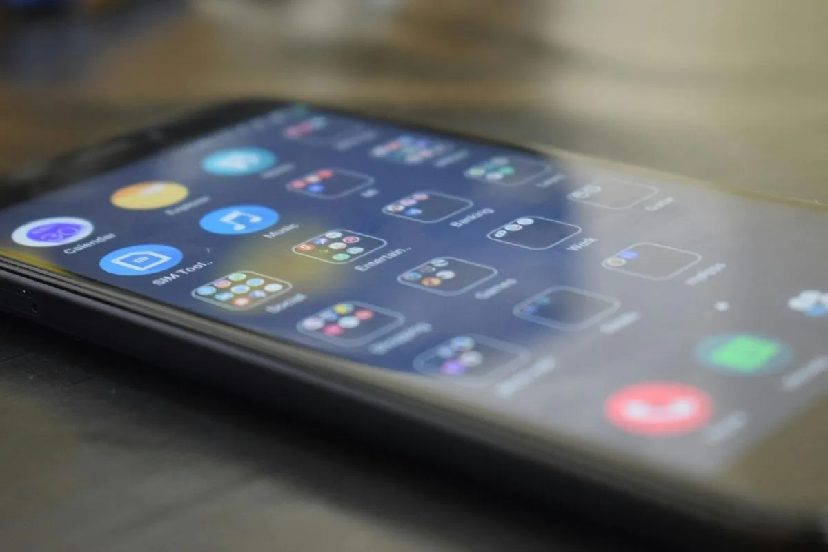How To Install SIM Card In Android Phone: 3 Common Mistakes