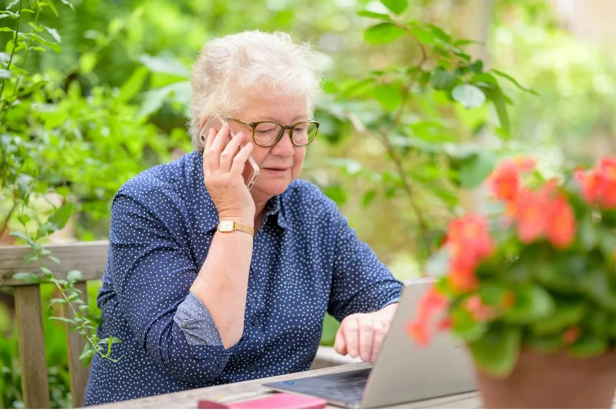 How to Record a Phone Call Safely And Free Phone Options