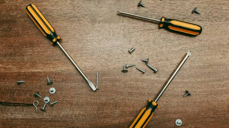 how-to-remove-a-stripped-screw-1