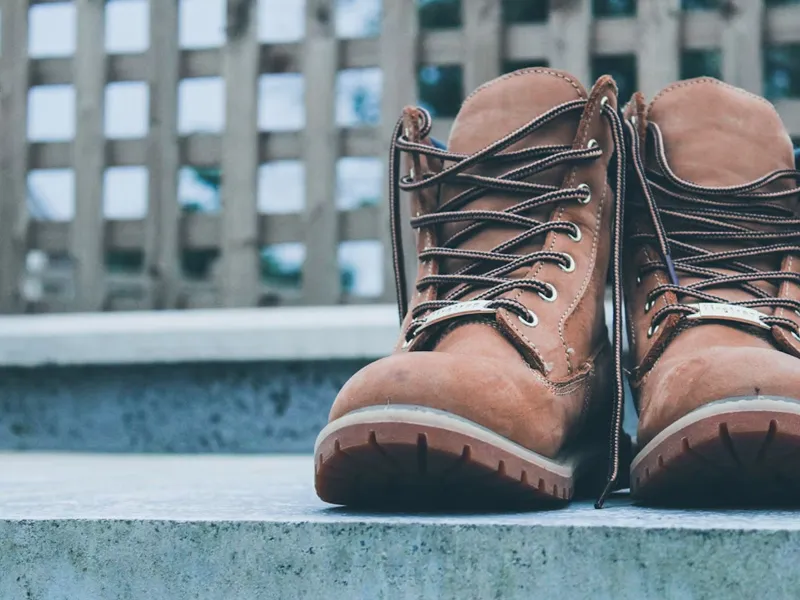how to stop leather shoes from squeaking