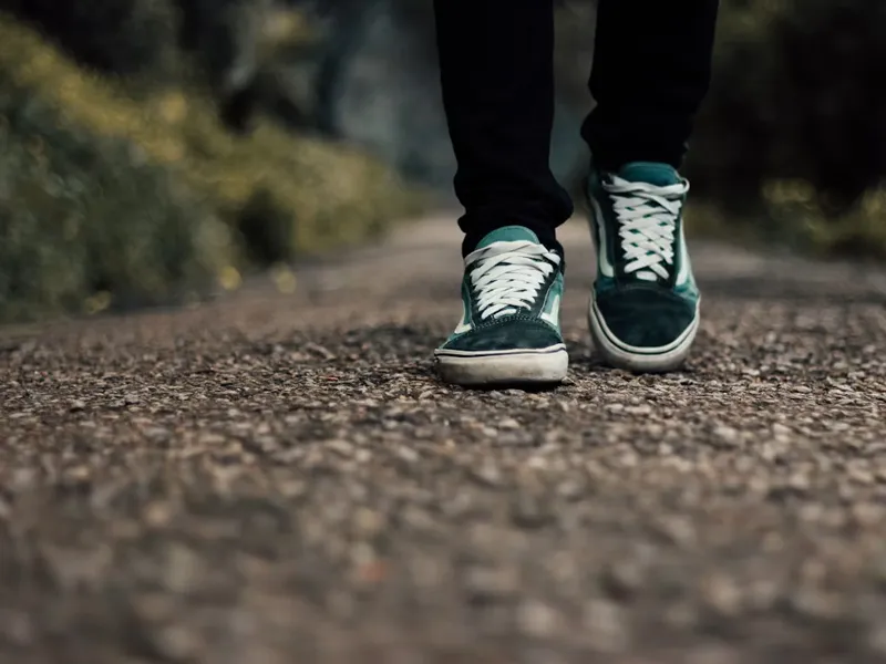 how to stop my shoes from squeaking