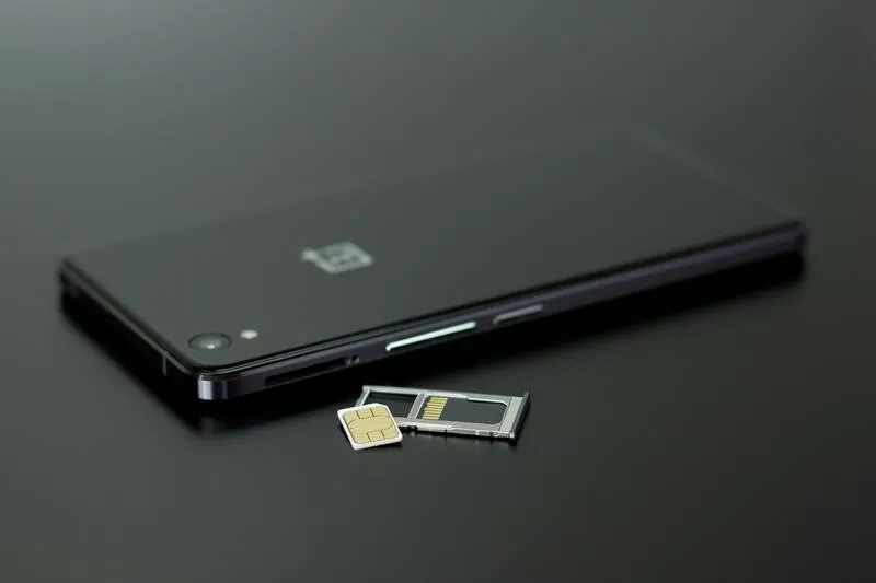 Can-I-transfer-eSIM-from-one-phone-to-another-by-myself
