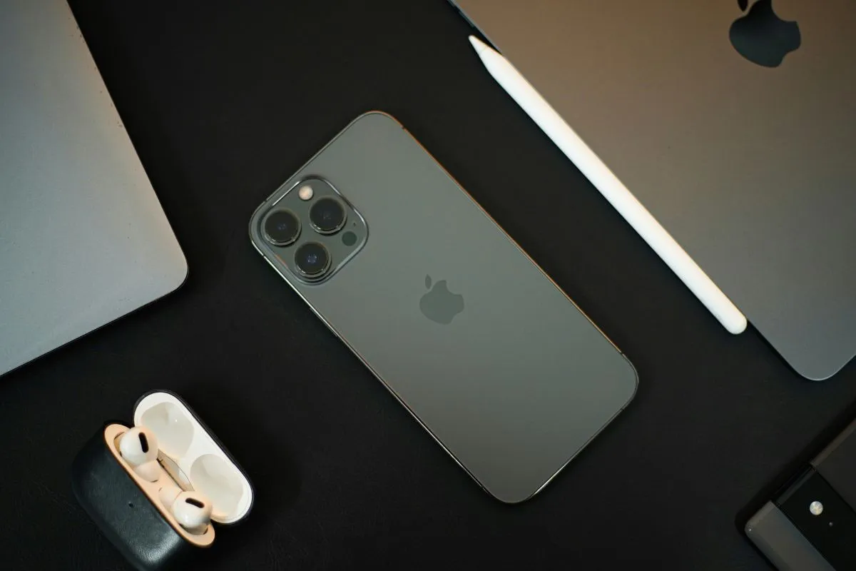 How to Transfer eSIM to New iPhone: A Seamless Guide