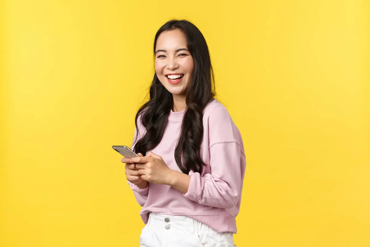 Is It Possible To Get A Free Phone? The Real Ways to Get One (With or Without the Government)