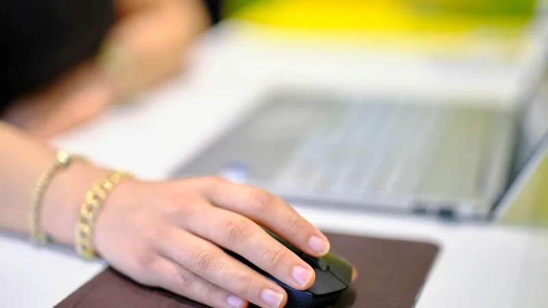 is there any free laptop scheme 1