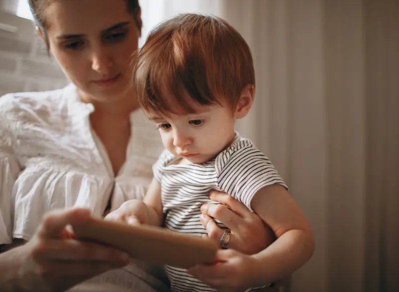 Free phone for low-income familes