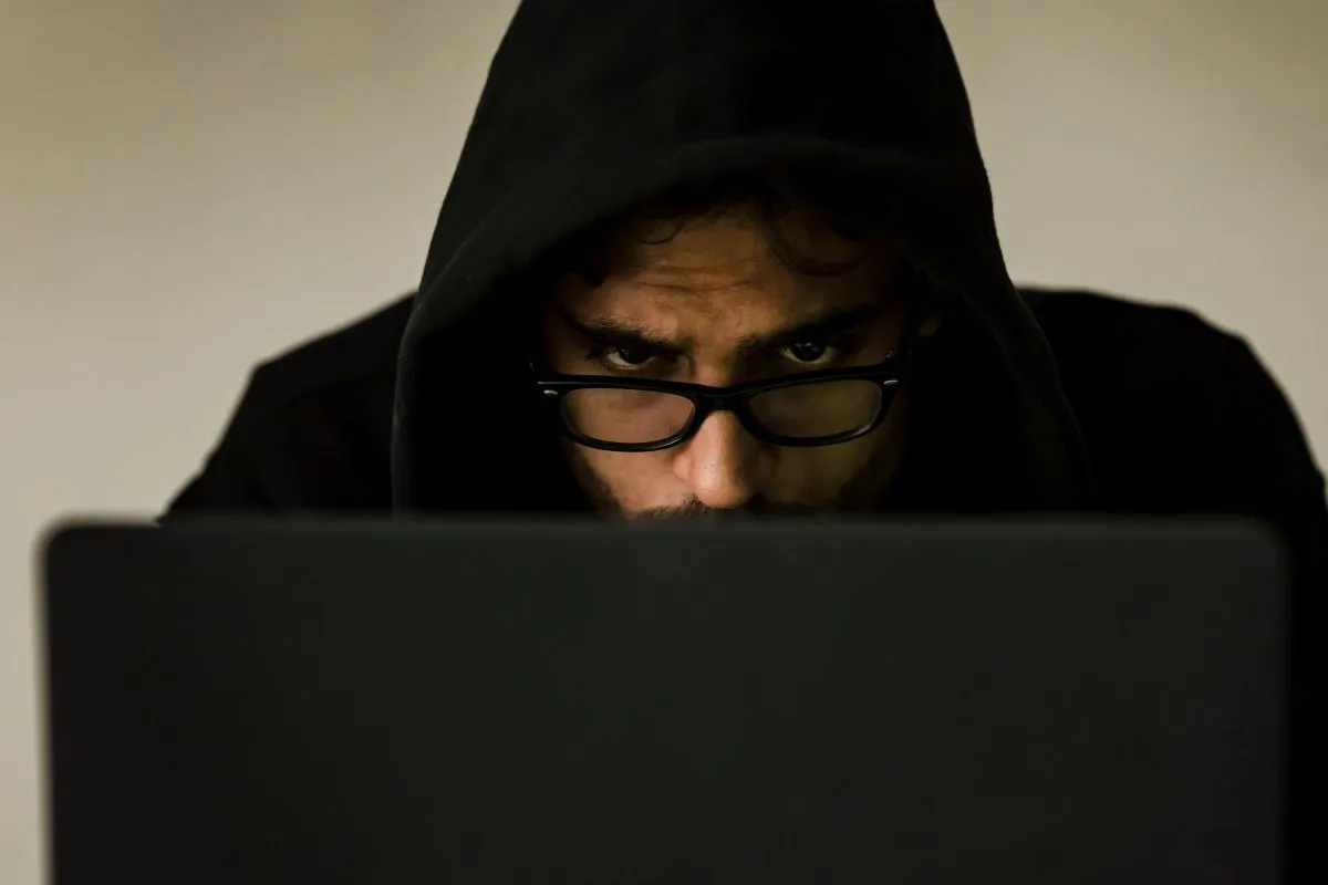 Lifeline Fraud Explained: Common Scams and How to Report Them