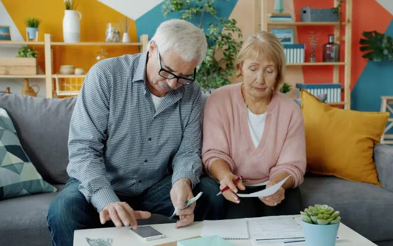 simple-cell-phone-for-seniors-faqs
