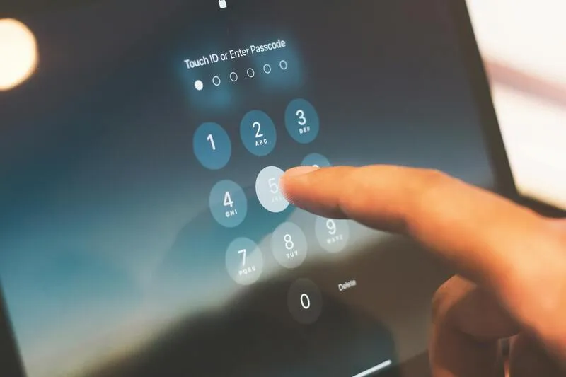 unlock-phone-password-using-emergency-call