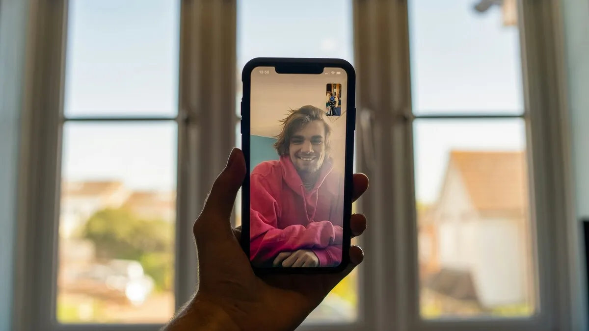 What Is Call Waiting iPhone? How the Feature Works and When to Use It