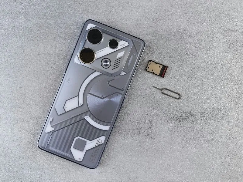 sim card inserted but no service android