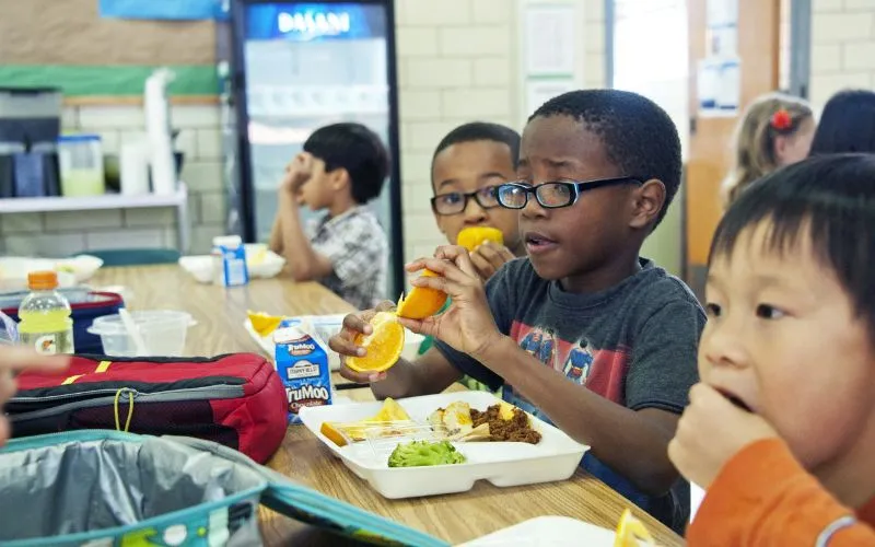 where-do-kids-eat-free-on-mondays-some-restaurants