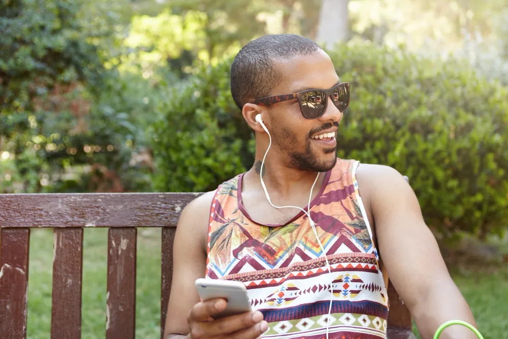 Who Qualifies for a Free Government Cell Phone? A Clear Guide to Eligibility and Approval