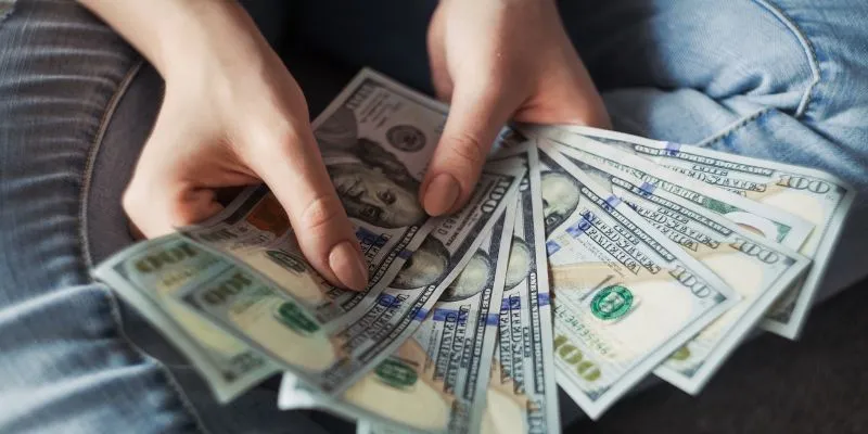 You can cash off your EBT Card (Image By Unslash) Nguồn: https://unsplash.com/fr/photos/fan-de-billets-de-100-dollars-americains-lCPhGxs7pww